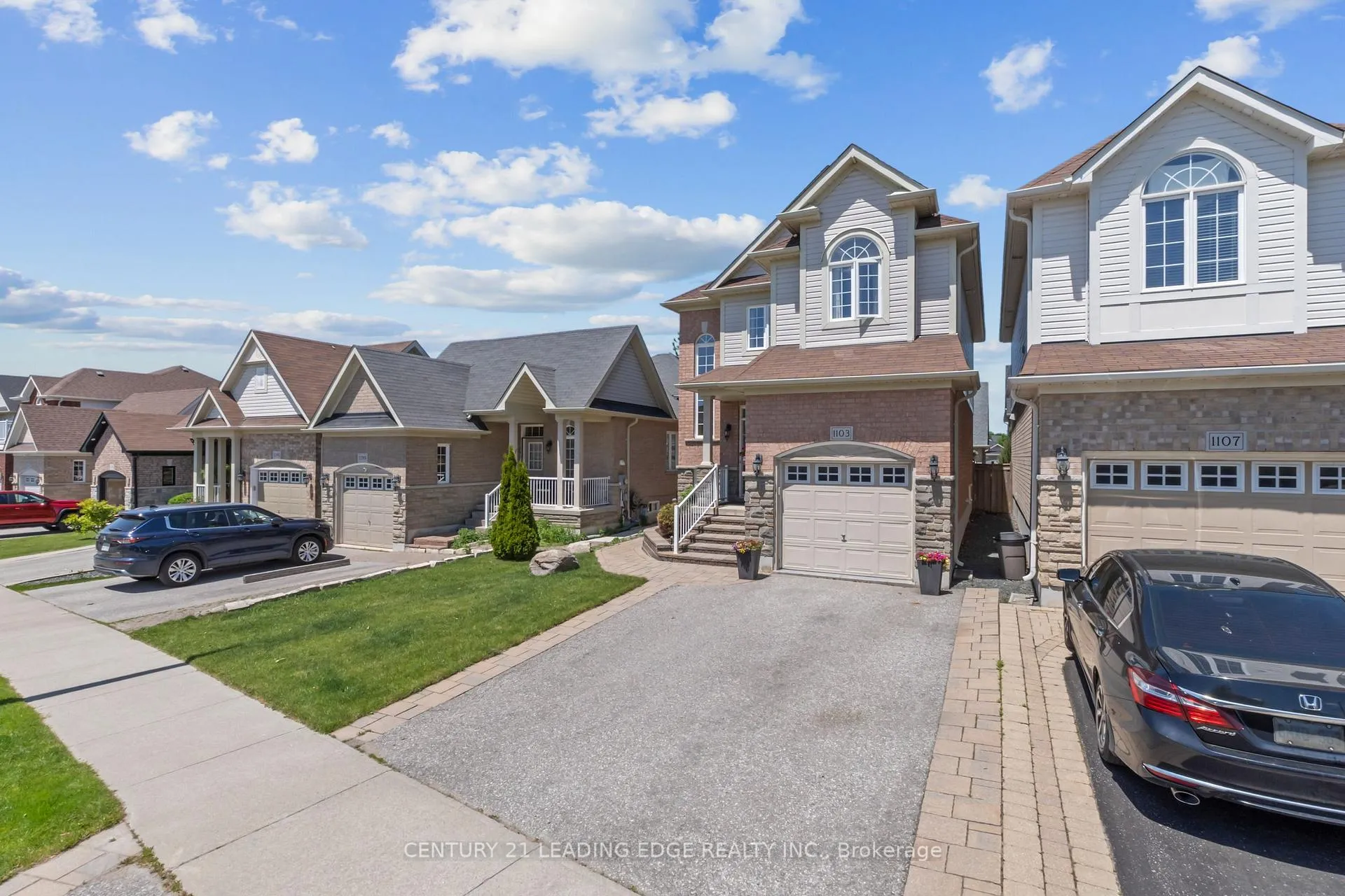 Photo 3 of 1103 Glenbourne Drive, Oshawa, Pinecrest — HOMEH