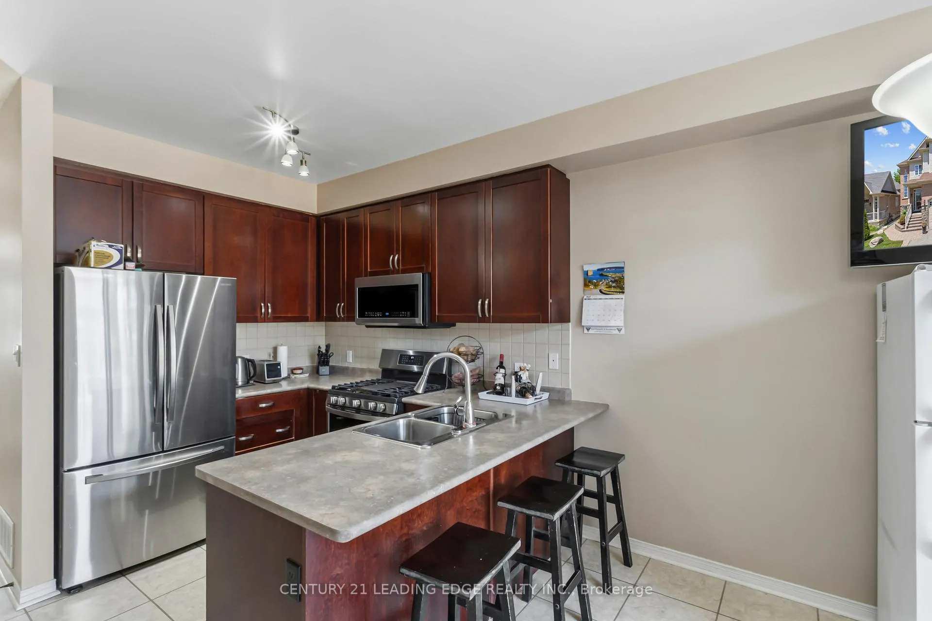 Photo 8 of 1103 Glenbourne Drive, Oshawa, Pinecrest — HOMEH