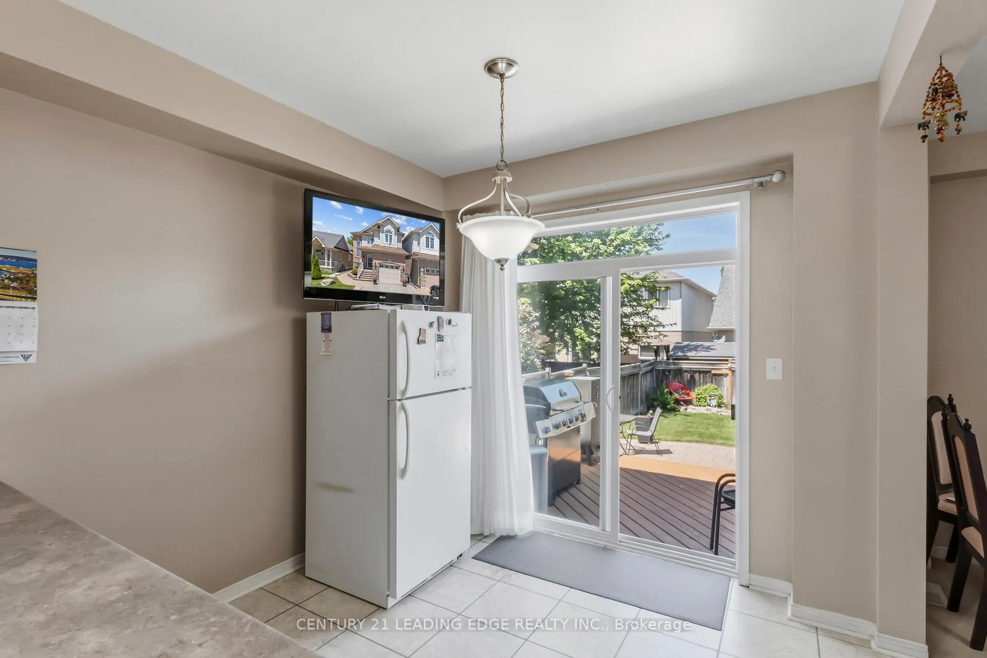Photo 9 of 1103 Glenbourne Drive, Oshawa, Pinecrest — HOMEH