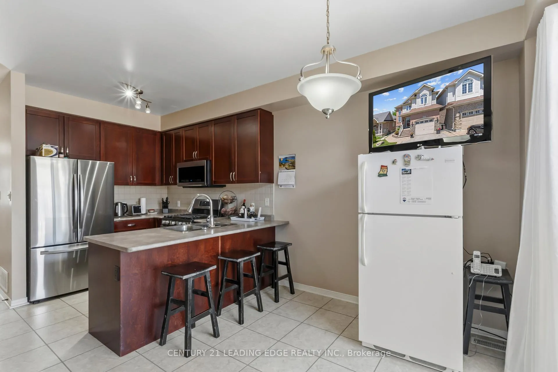Photo 10 of 1103 Glenbourne Drive, Oshawa, Pinecrest — HOMEH