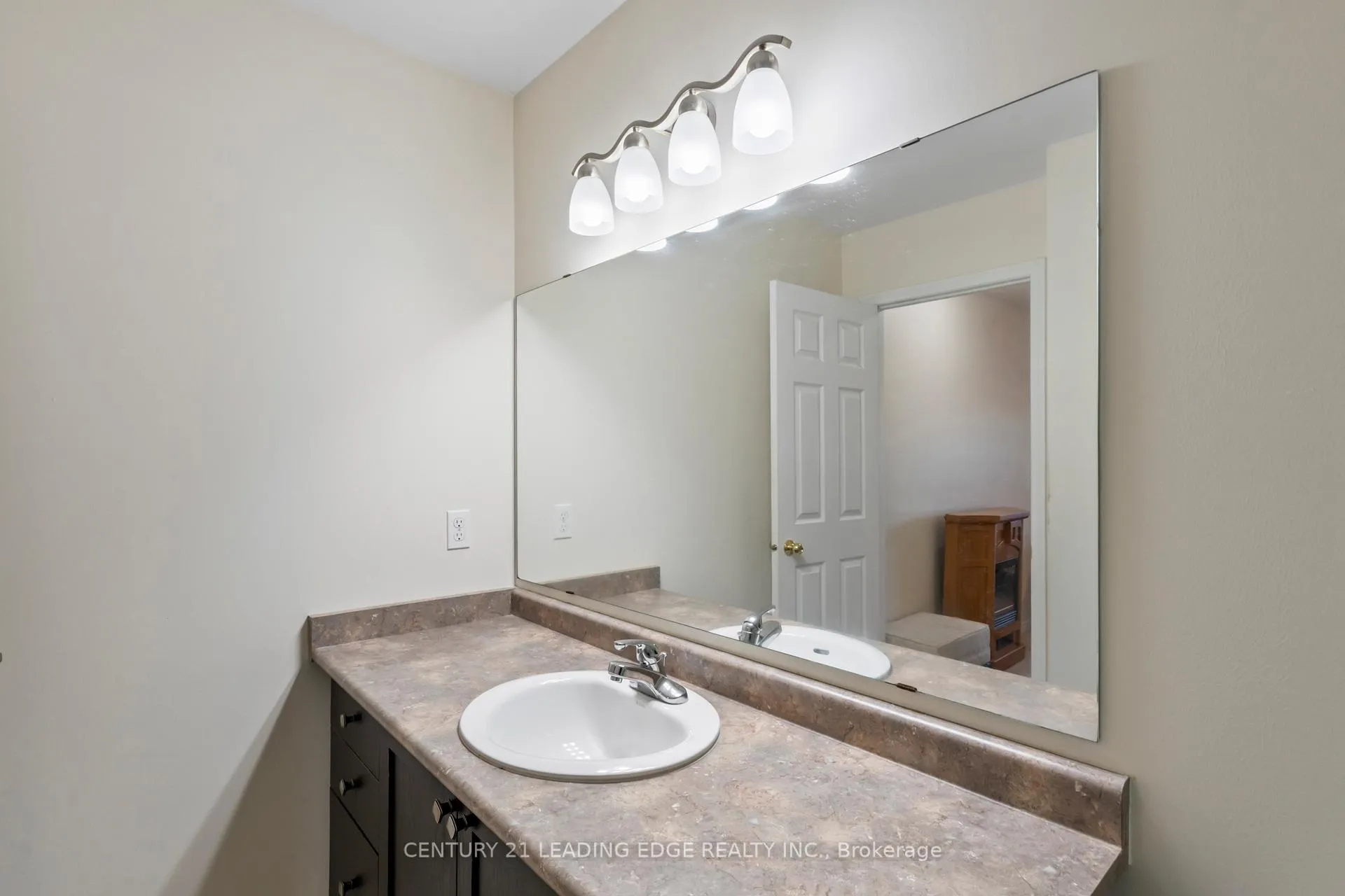 Photo 25 of 1103 Glenbourne Drive, Oshawa, Pinecrest — HOMEH