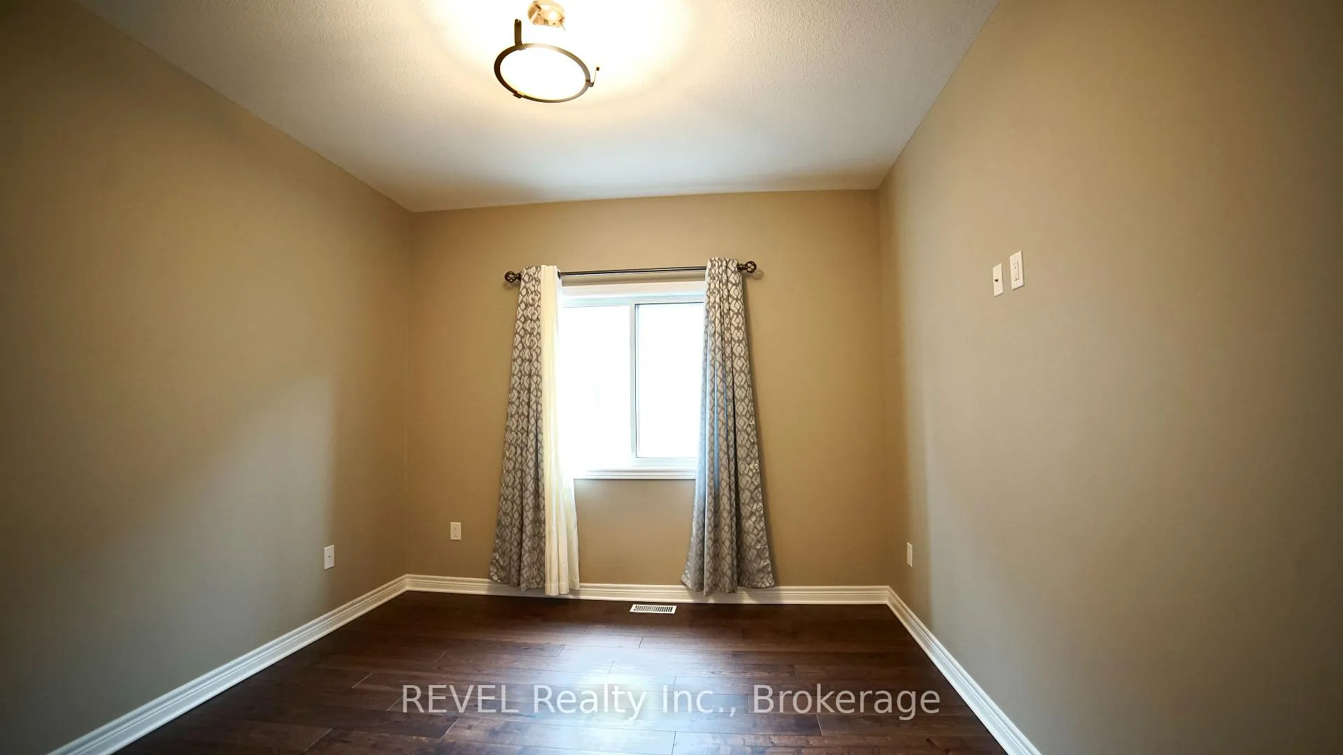 Photo 16 of 7135 Optimist Lane, Niagara Falls, Morrison — HOMEH