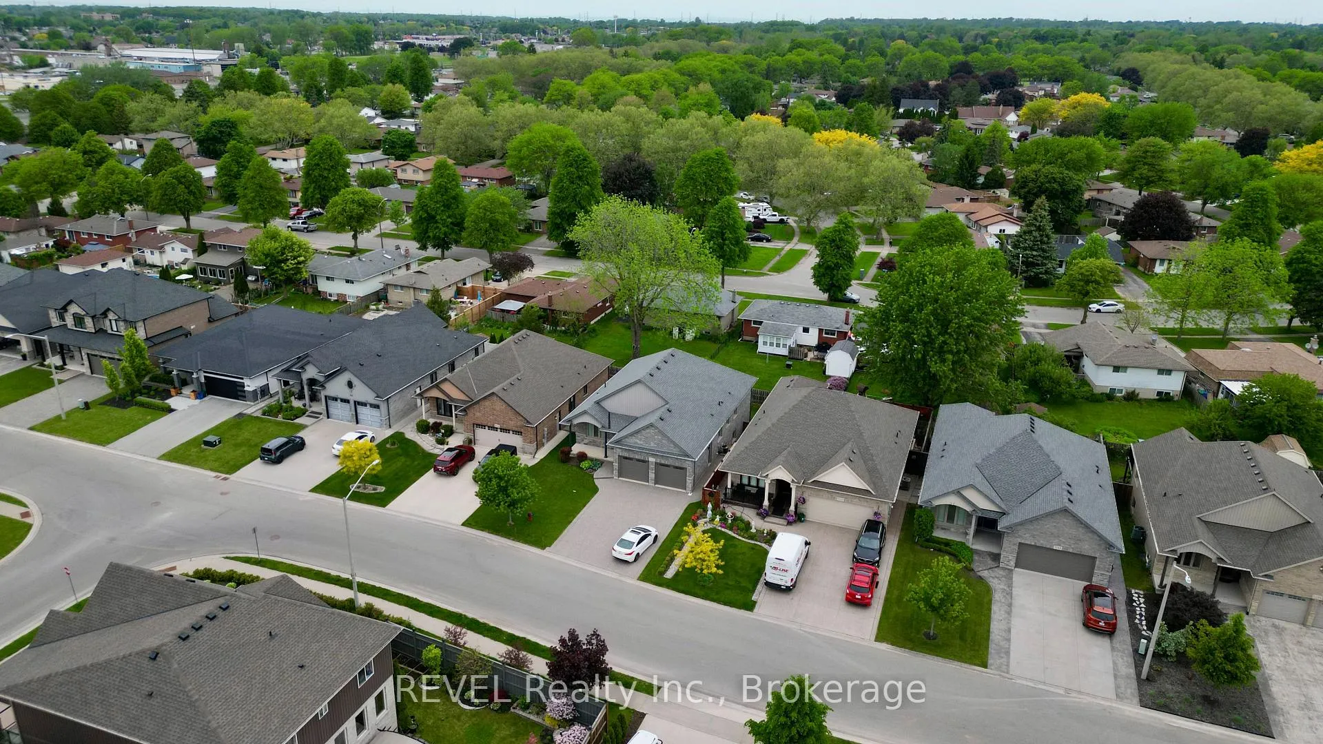 Photo 42 of 7135 Optimist Lane, Niagara Falls, Morrison — HOMEH