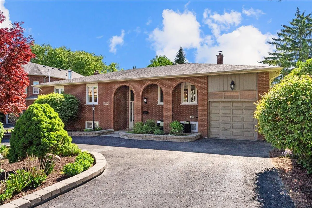 Photo 3 of 1978 Fairport Road, Pickering, Dunbarton — HOMEH