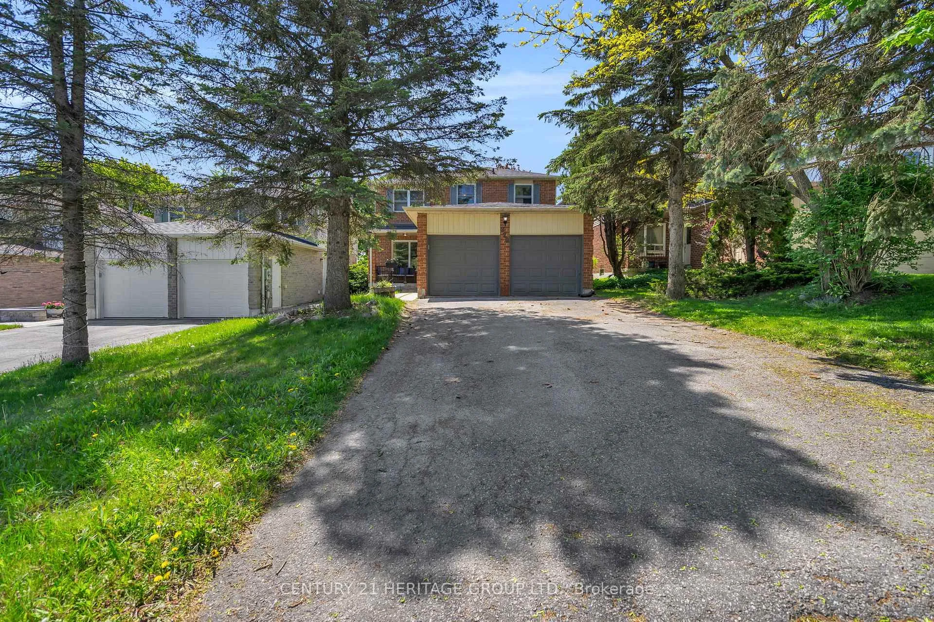 Photo 2 of 228 Billings Crescent, Newmarket, Bristol-London — HOMEH