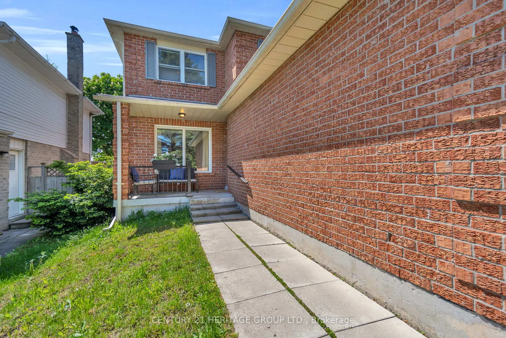 Photo 4 of 228 Billings Crescent, Newmarket, Bristol-London — HOMEH