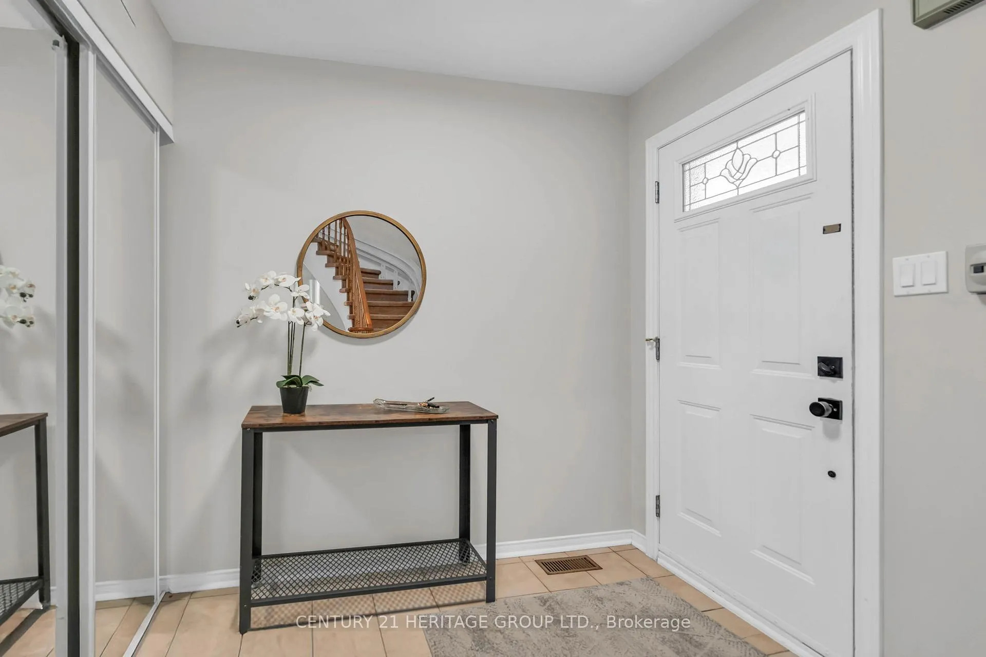 Photo 8 of 228 Billings Crescent, Newmarket, Bristol-London — HOMEH
