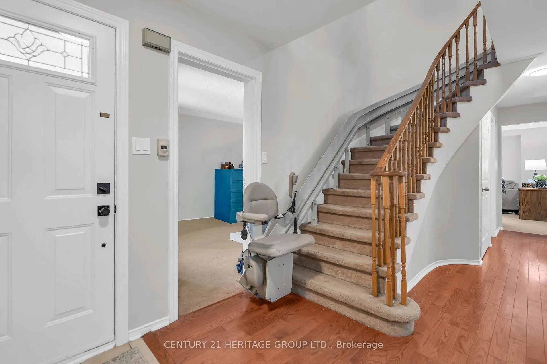 Photo 10 of 228 Billings Crescent, Newmarket, Bristol-London — HOMEH