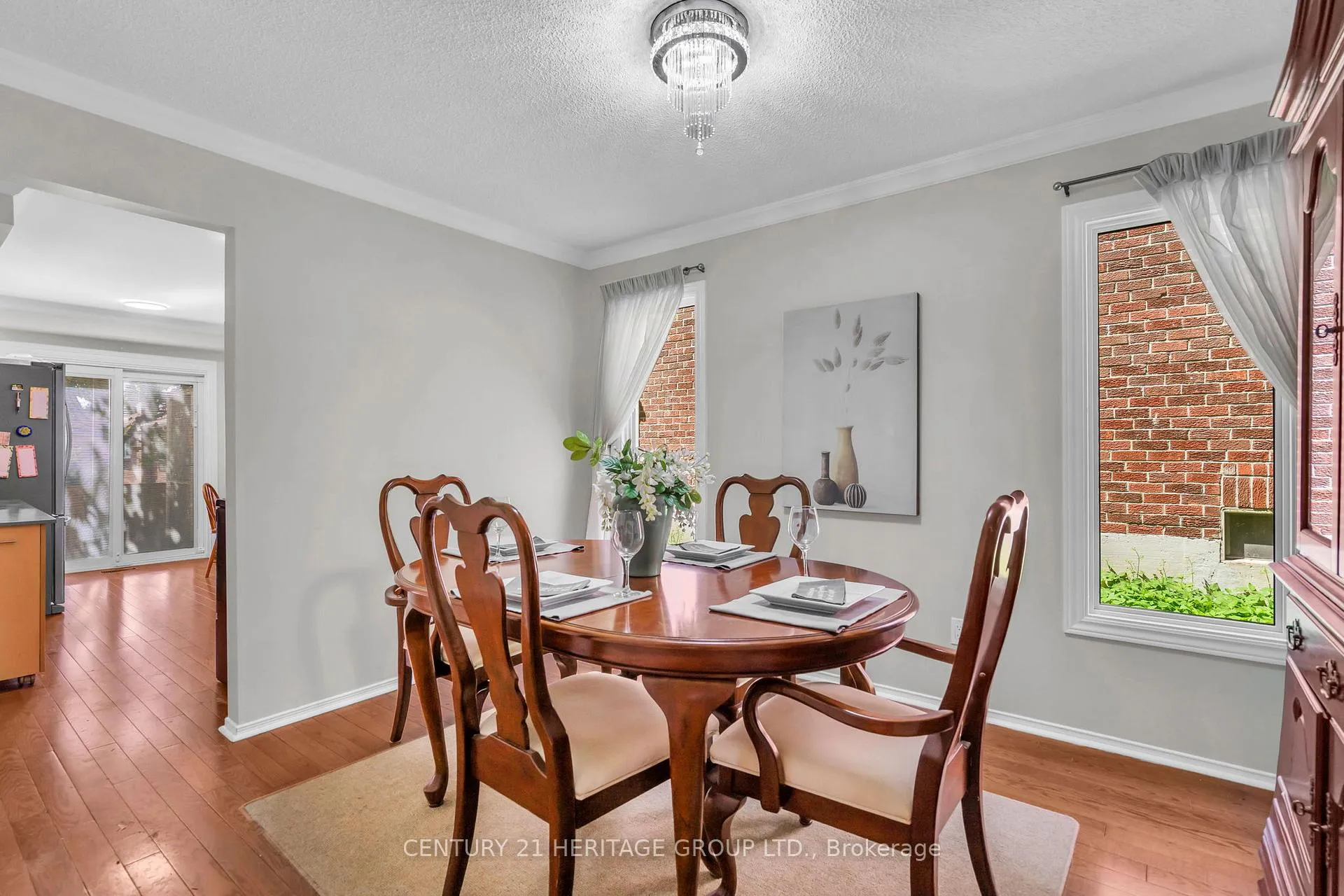 Photo 11 of 228 Billings Crescent, Newmarket, Bristol-London — HOMEH