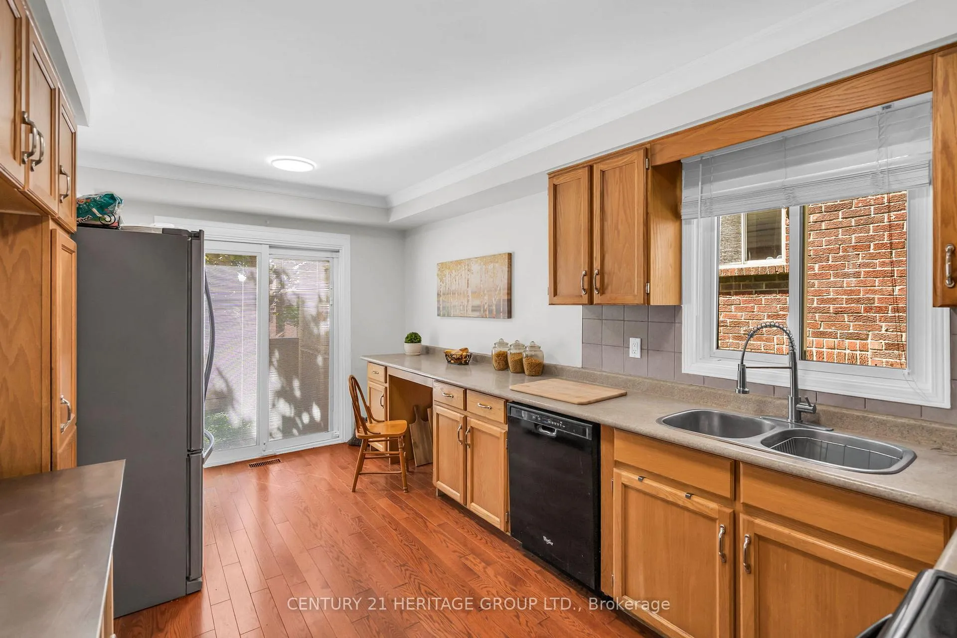 Photo 13 of 228 Billings Crescent, Newmarket, Bristol-London — HOMEH