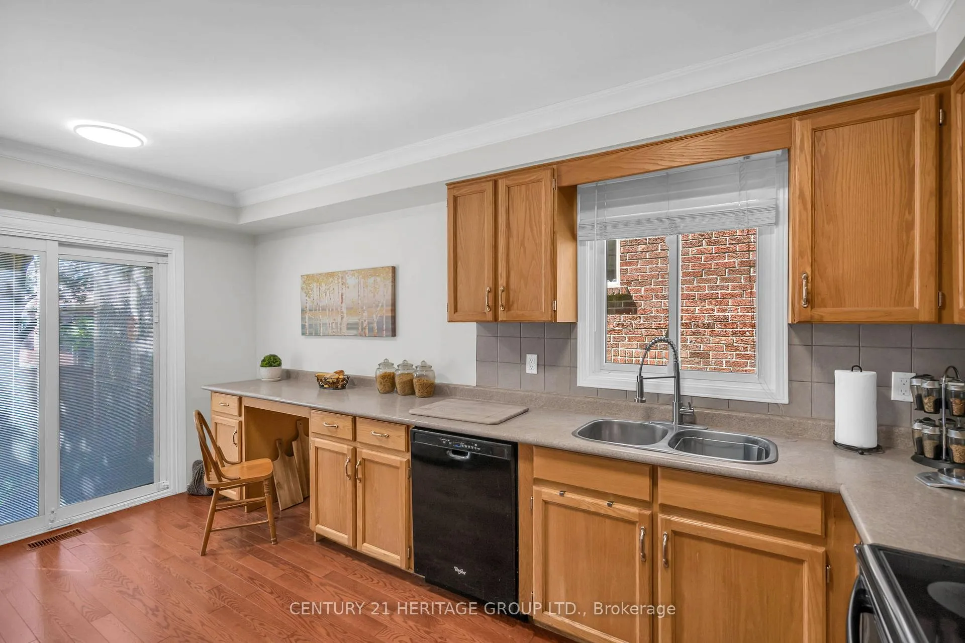 Photo 14 of 228 Billings Crescent, Newmarket, Bristol-London — HOMEH