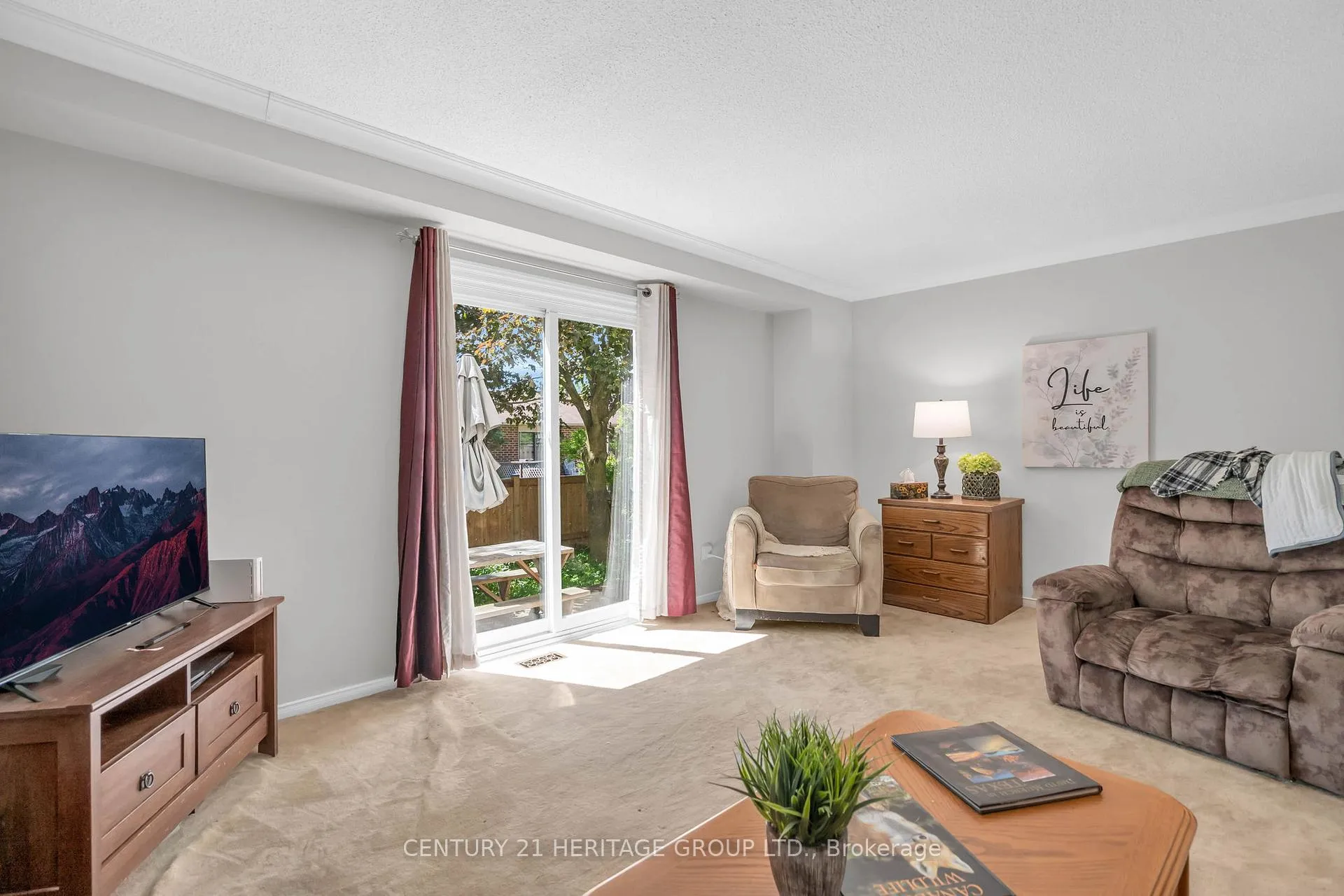 Photo 23 of 228 Billings Crescent, Newmarket, Bristol-London — HOMEH