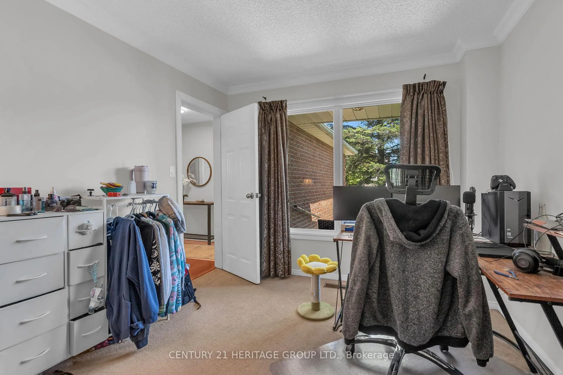 Photo 25 of 228 Billings Crescent, Newmarket, Bristol-London — HOMEH