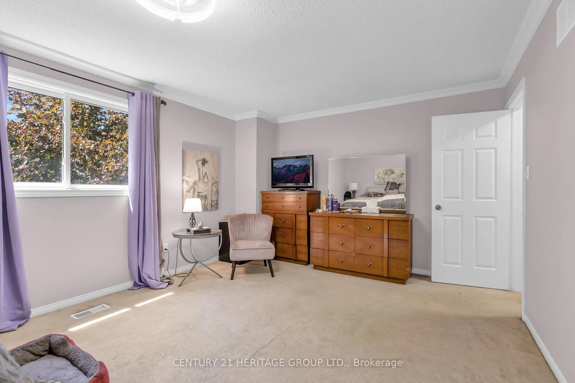 Photo 32 of 228 Billings Crescent, Newmarket, Bristol-London — HOMEH