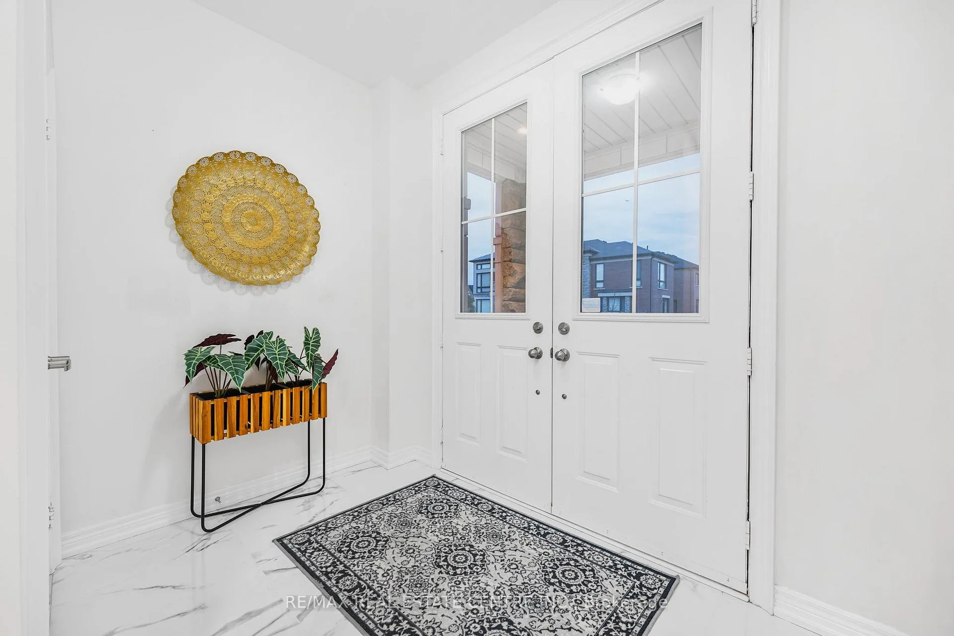 Photo 4 of 5 Forsyth Crescent E, Brampton, Credit Valley — HOMEH