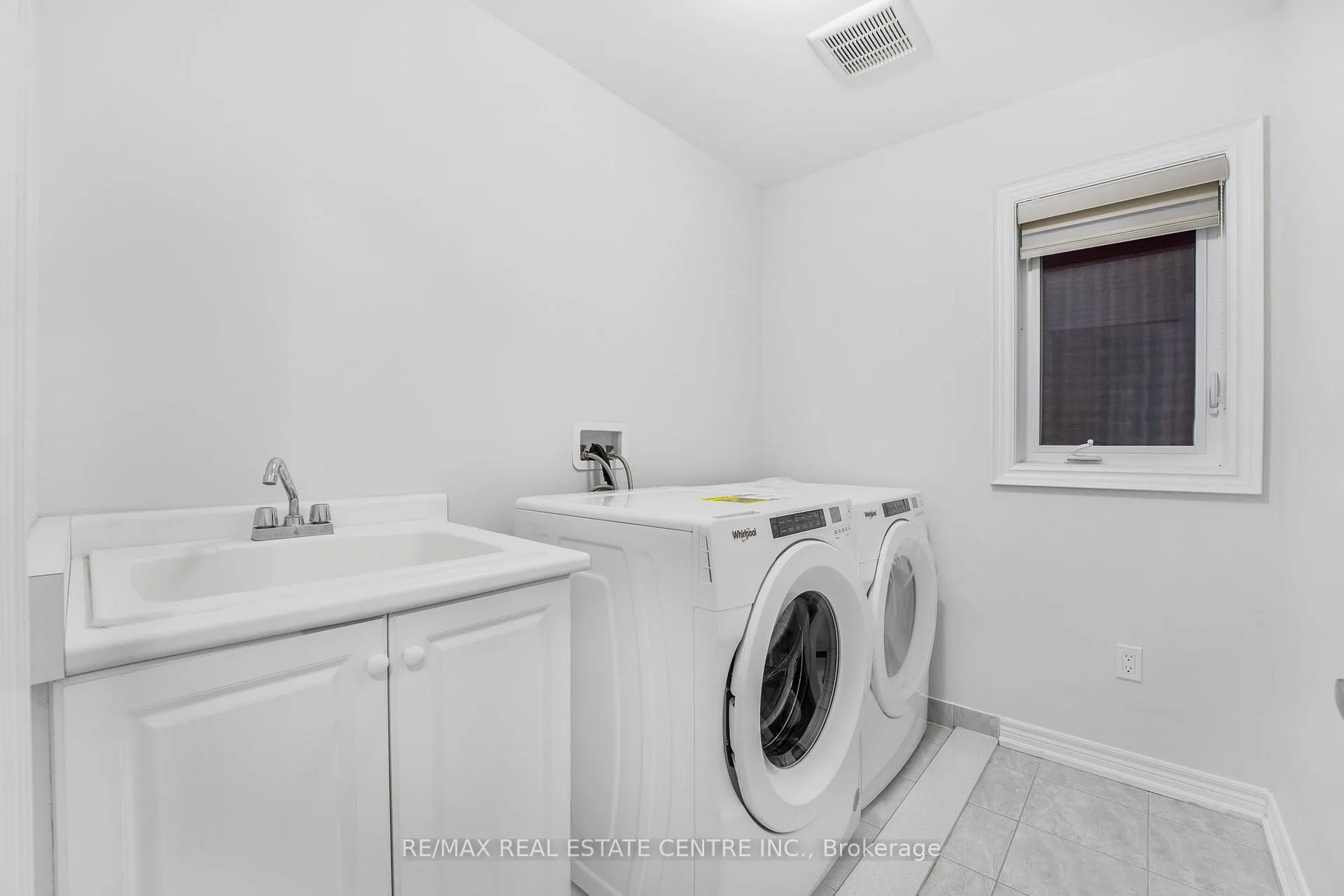 Photo 20 of 5 Forsyth Crescent E, Brampton, Credit Valley — HOMEH