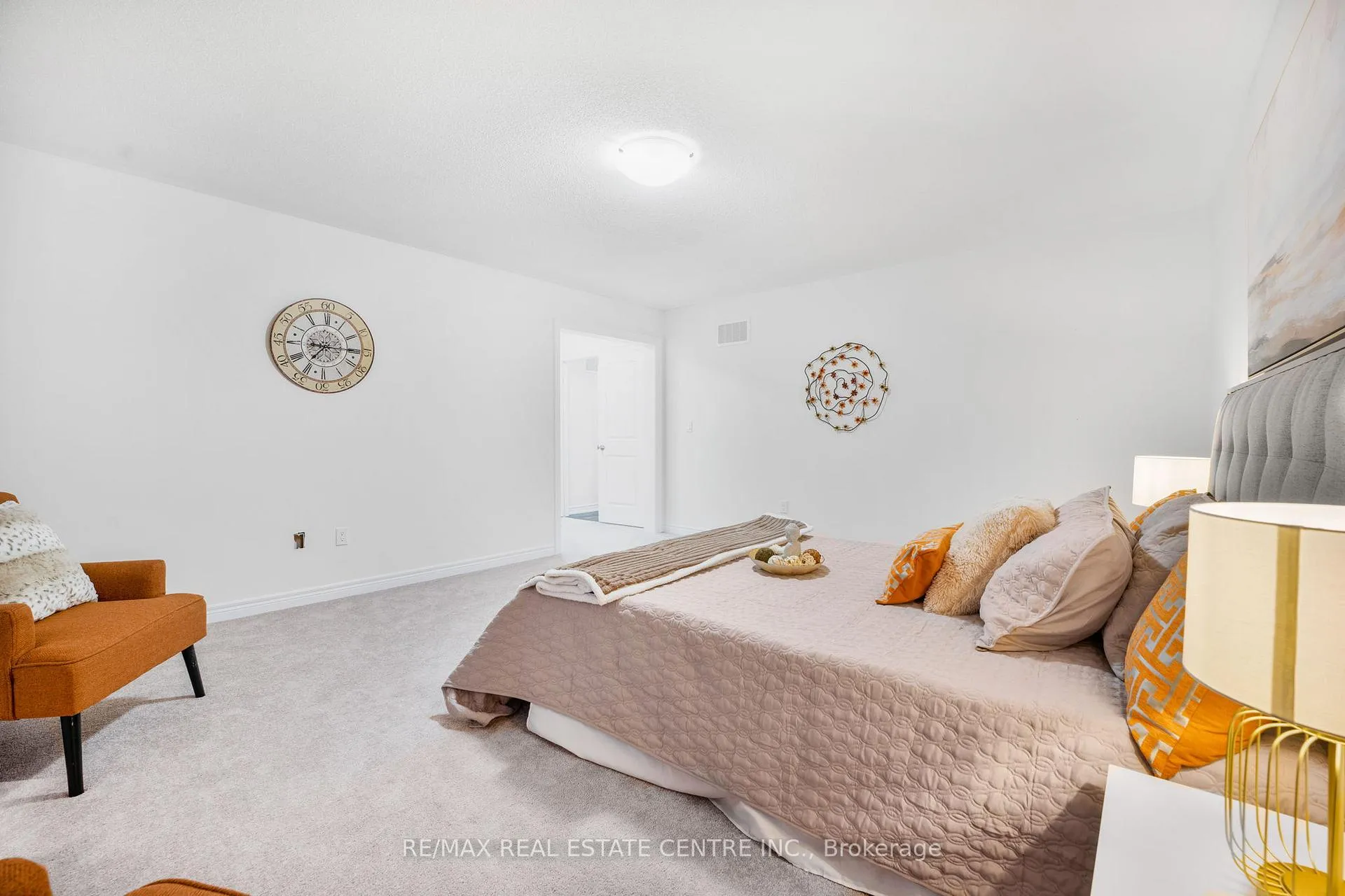 Photo 21 of 5 Forsyth Crescent E, Brampton, Credit Valley — HOMEH