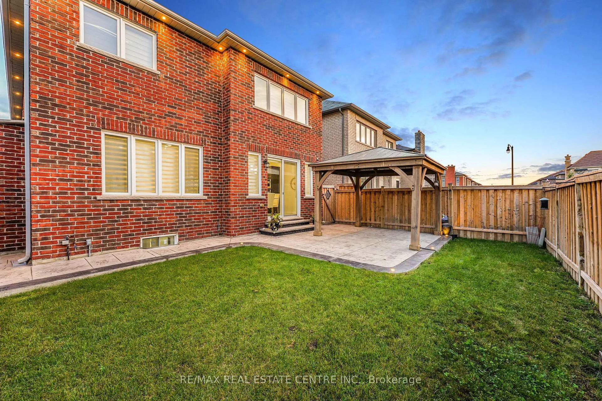 Photo 24 of 5 Forsyth Crescent E, Brampton, Credit Valley — HOMEH