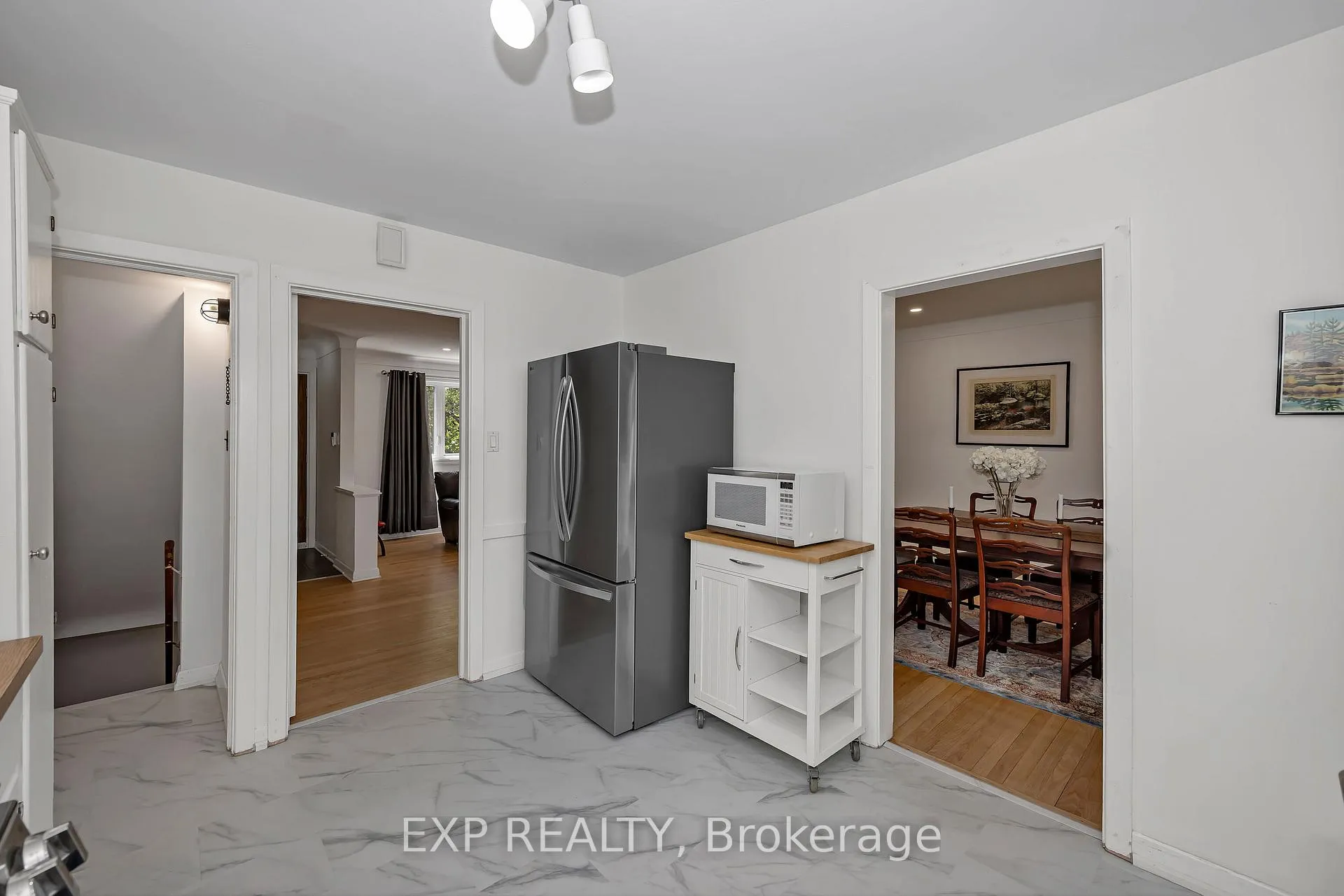 Photo 11 of 707 Roosevelt Avenue, Ottawa, Laurentianview — HOMEH