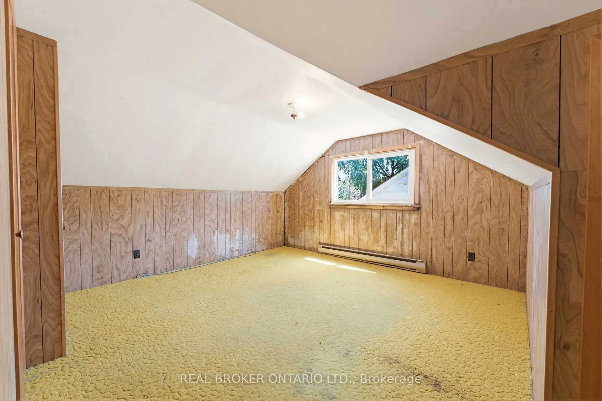 Photo 18 of 30 Lincoln Avenue, Brantford — HOMEH