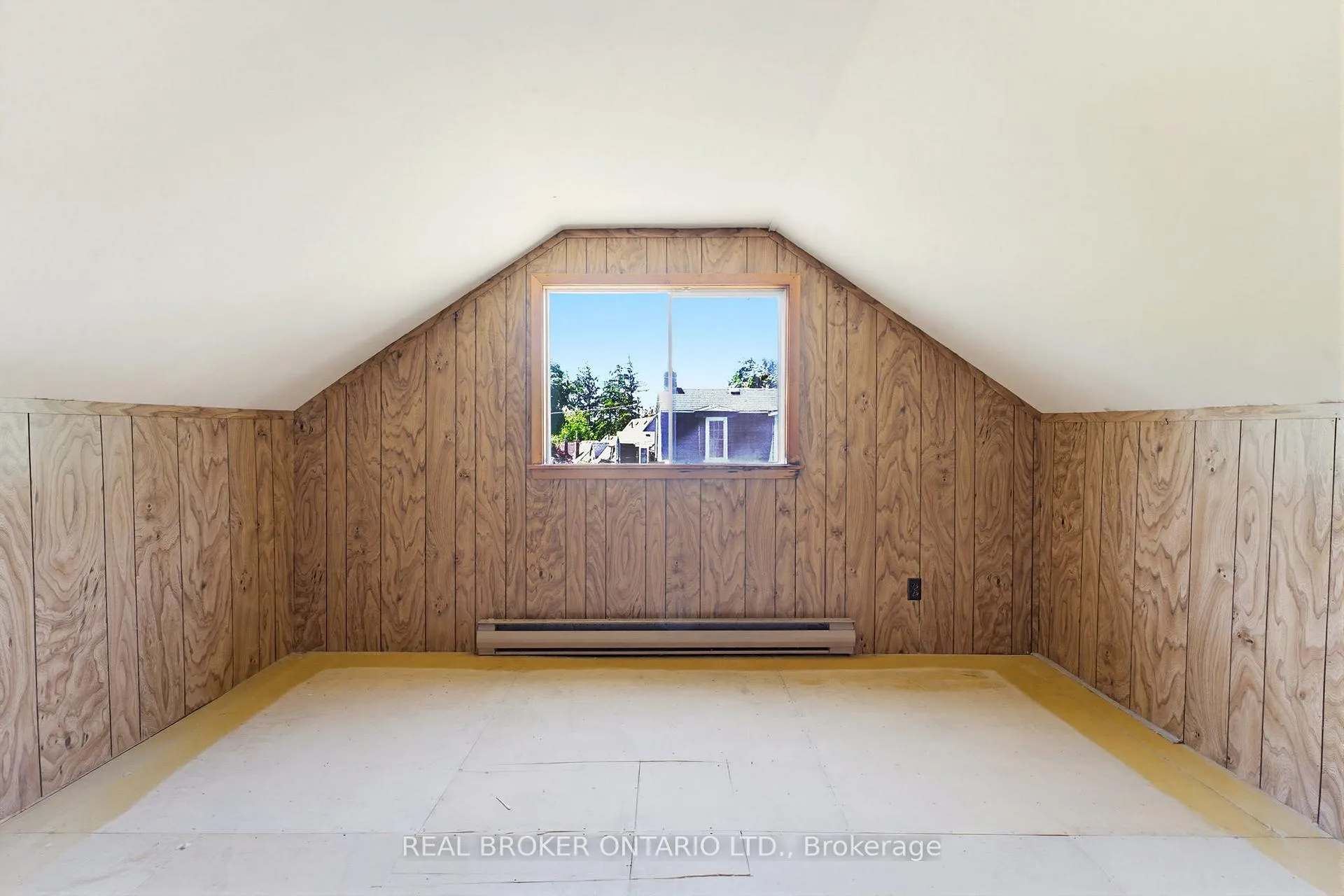 Photo 19 of 30 Lincoln Avenue, Brantford — HOMEH
