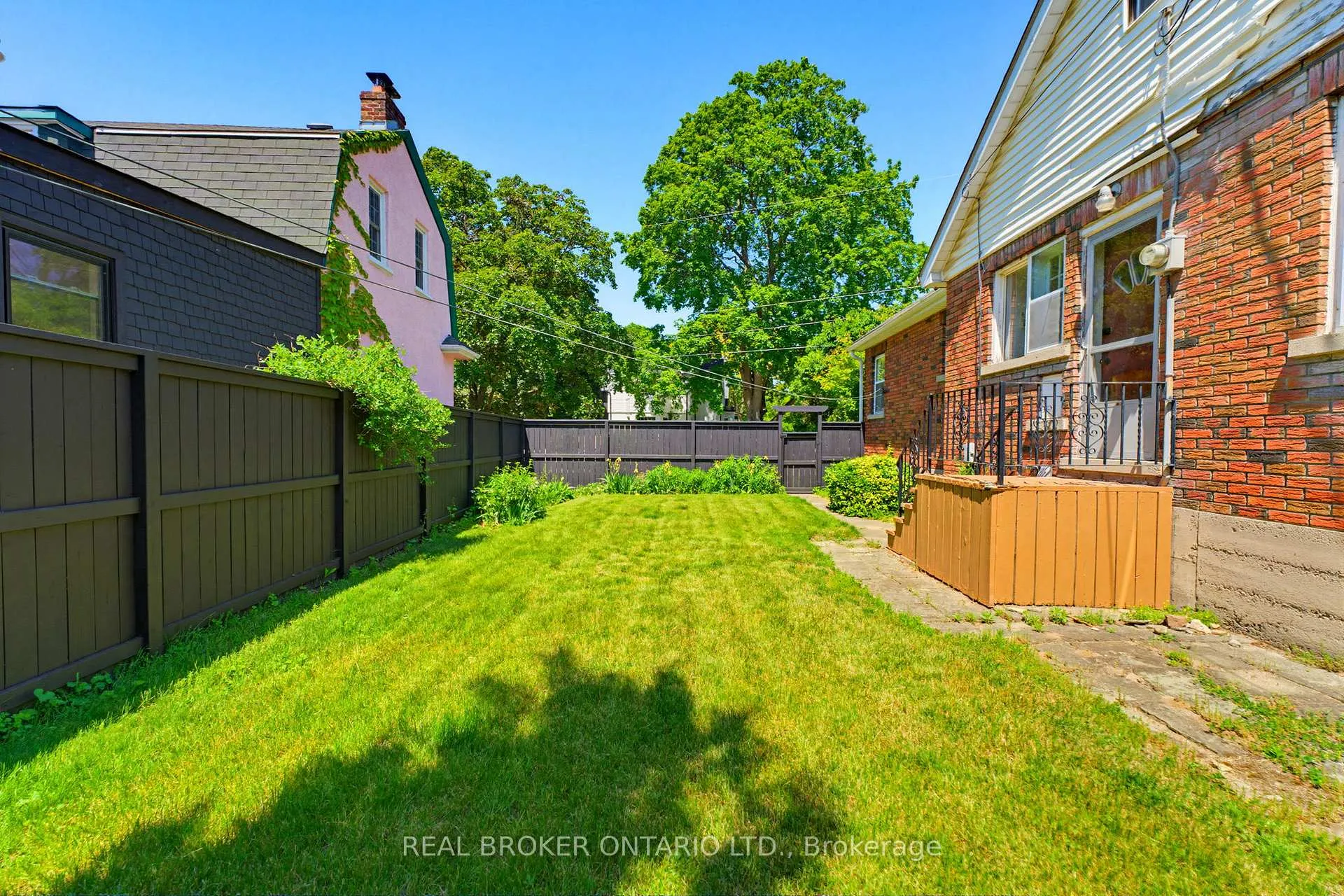 Photo 26 of 30 Lincoln Avenue, Brantford — HOMEH