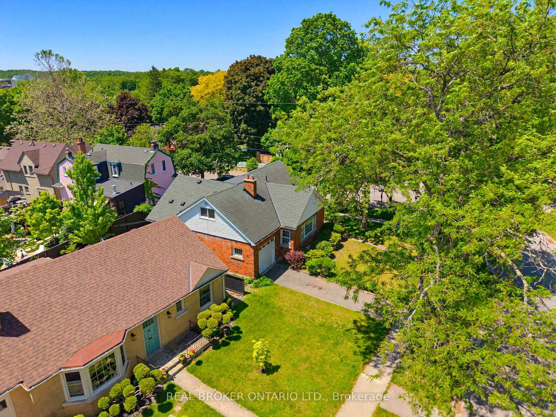 Photo 31 of 30 Lincoln Avenue, Brantford — HOMEH