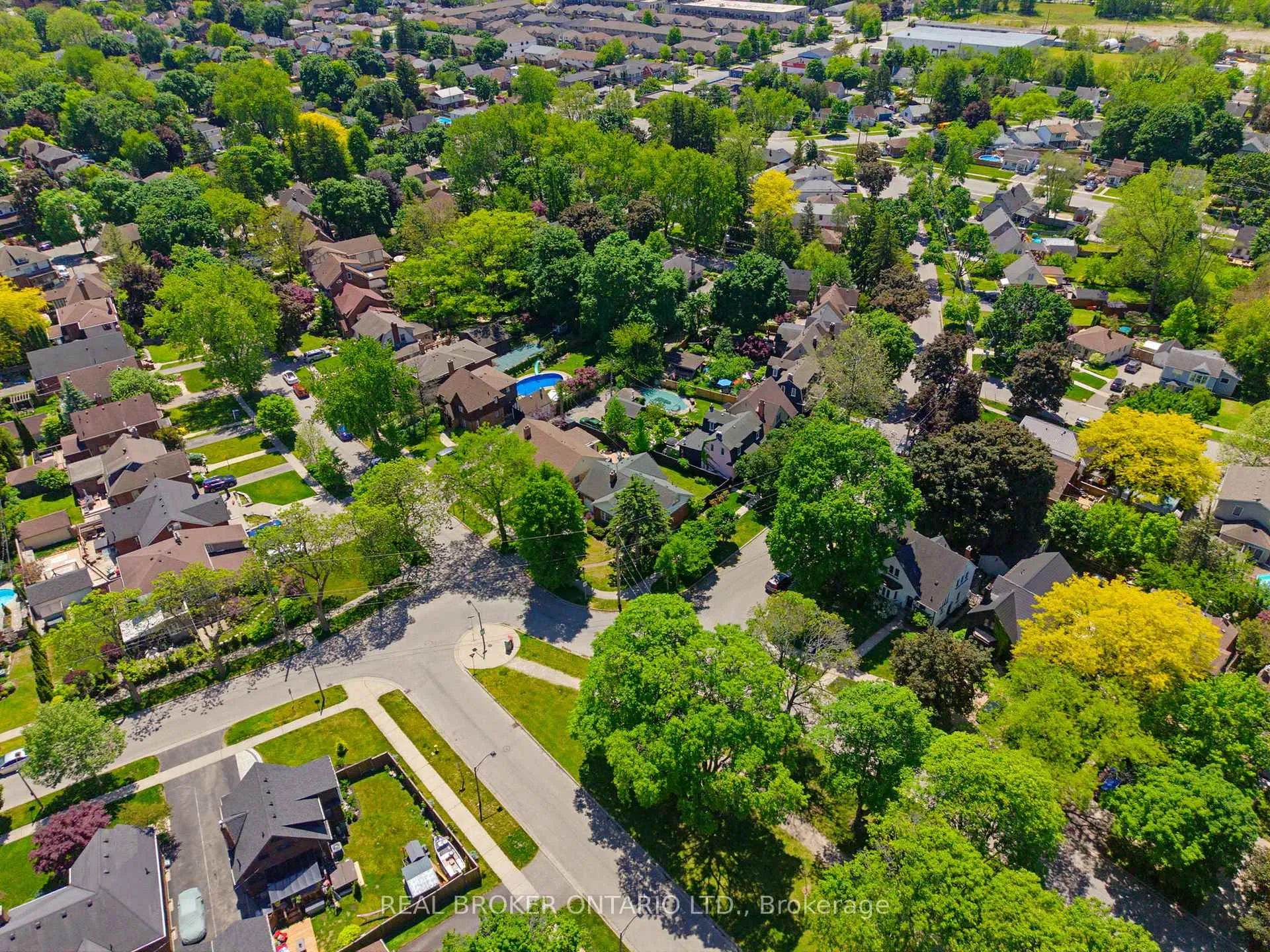 Photo 34 of 30 Lincoln Avenue, Brantford — HOMEH
