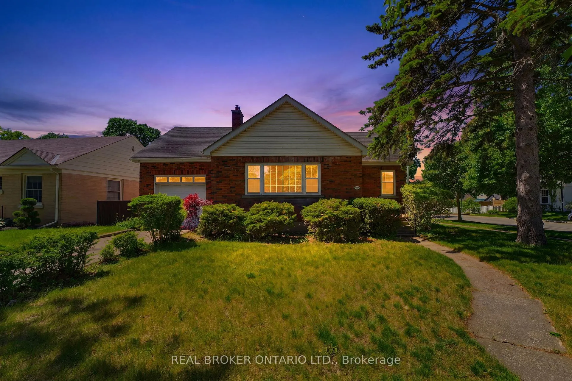 Photo 35 of 30 Lincoln Avenue, Brantford — HOMEH