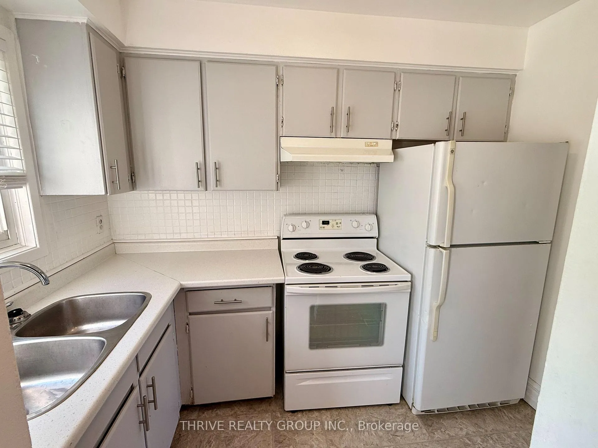 Photo 2 of 63 Toulon Crescent, London, East I — HOMEH