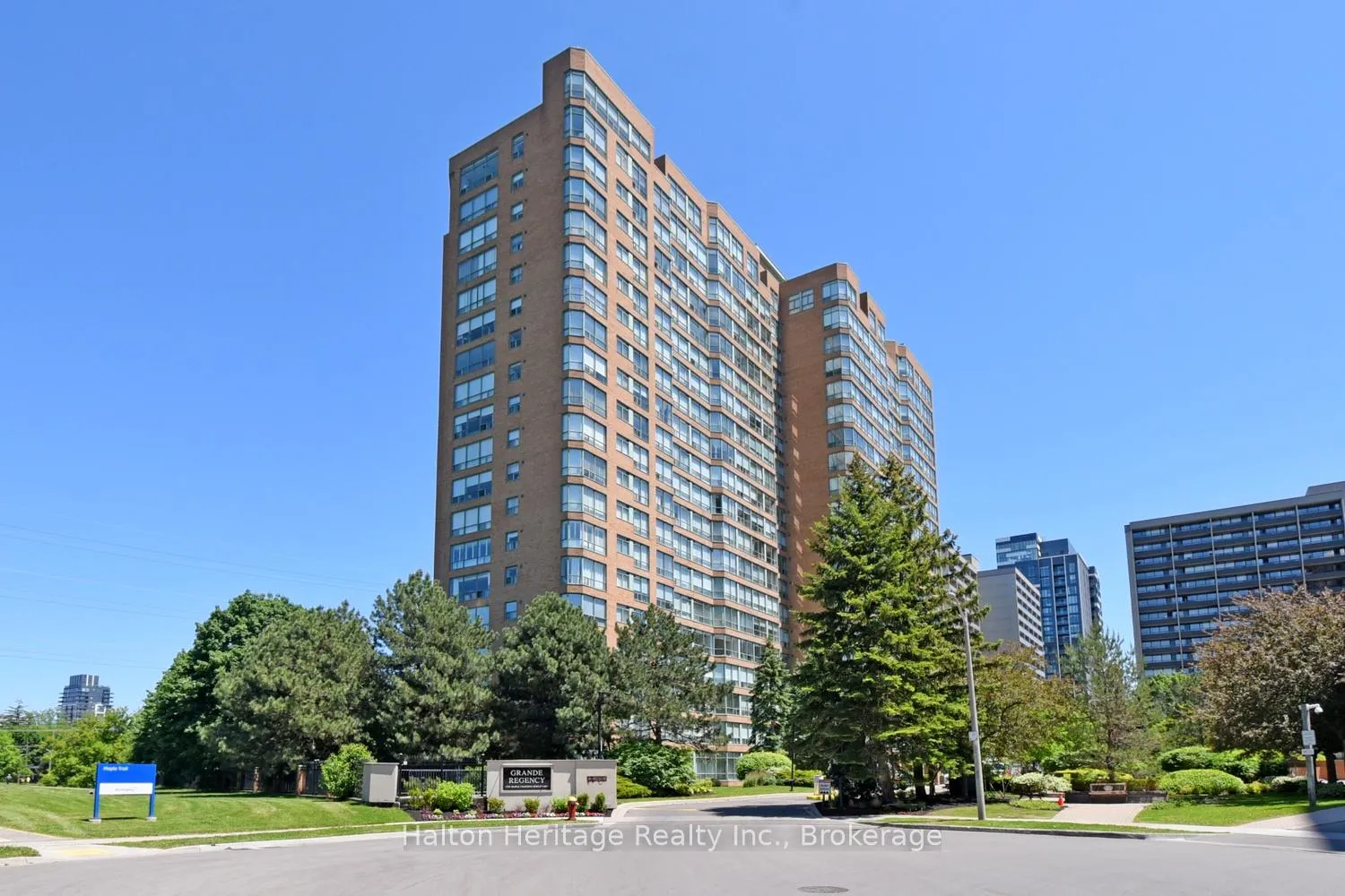 Front of Unit 1711, 1276 Maple Crossing Boulevard