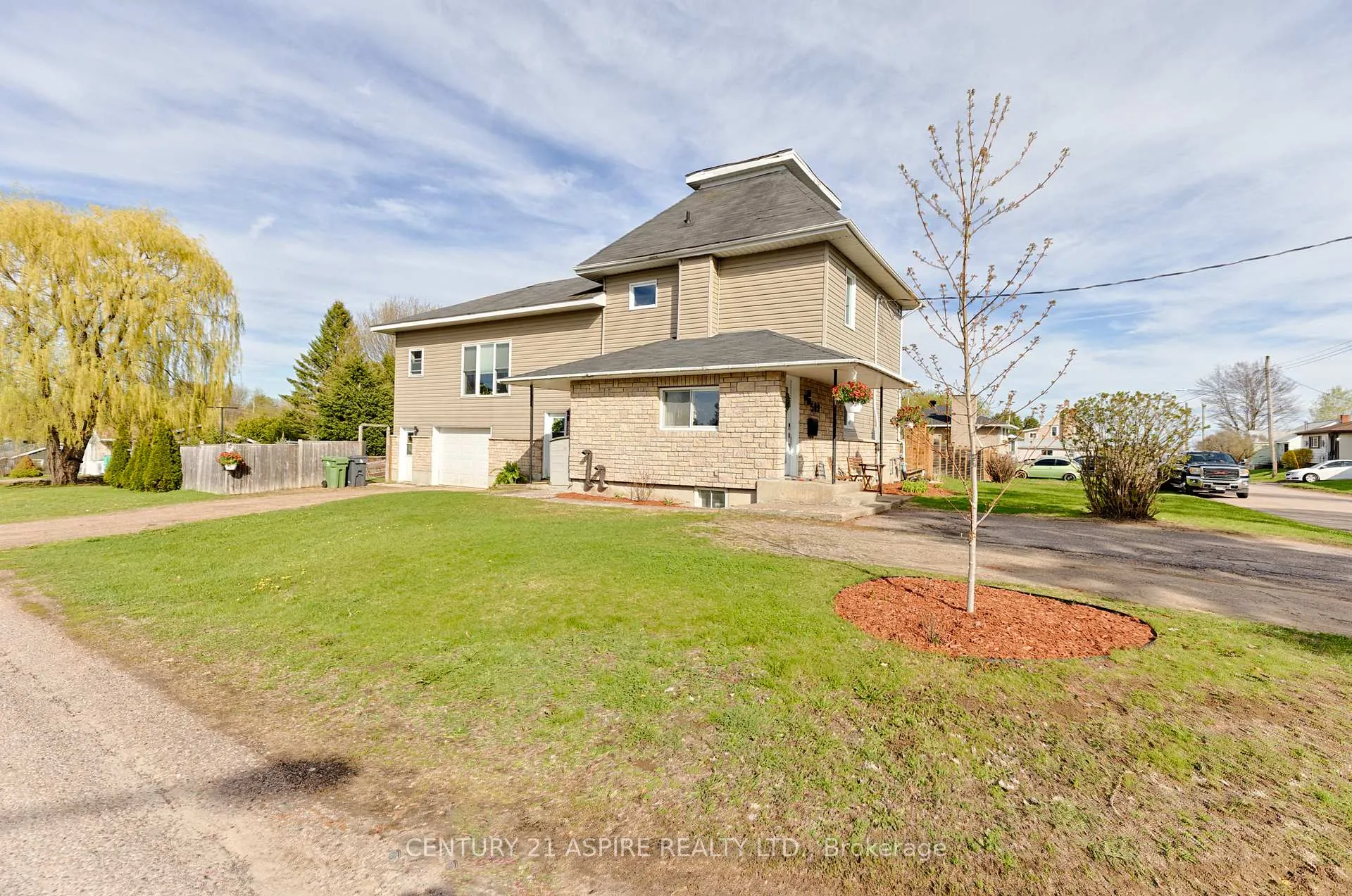 Photo 4 of 509 Roy Street E, Laurentian Valley — HOMEH