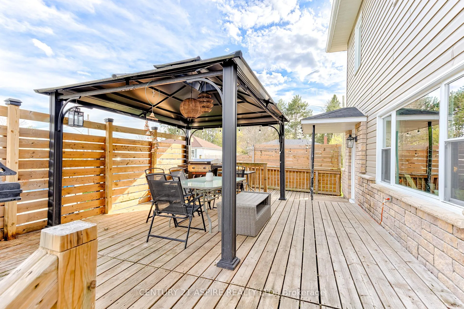 Photo 6 of 509 Roy Street E, Laurentian Valley — HOMEH
