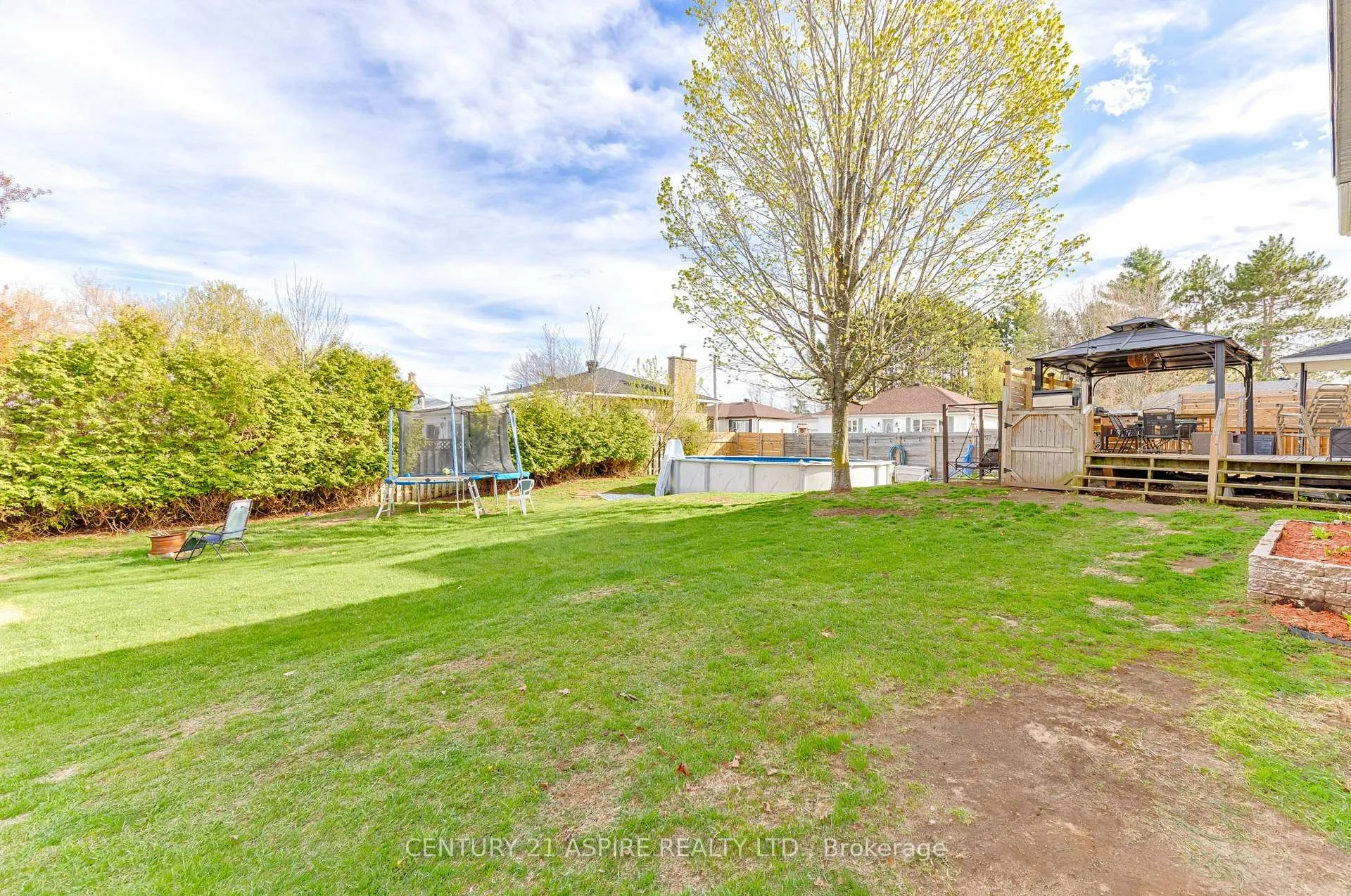 Photo 7 of 509 Roy Street E, Laurentian Valley — HOMEH
