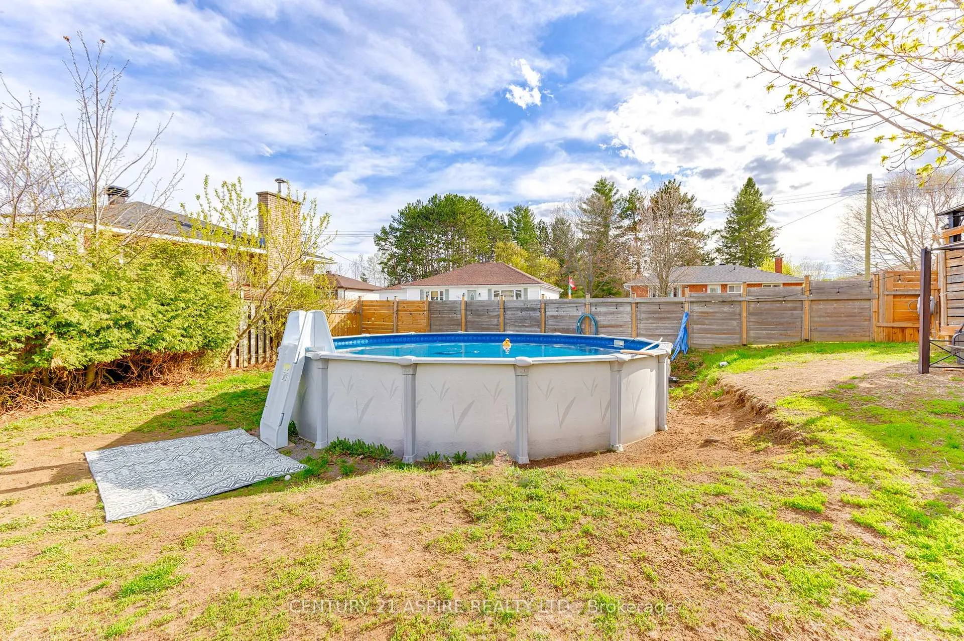 Photo 8 of 509 Roy Street E, Laurentian Valley — HOMEH