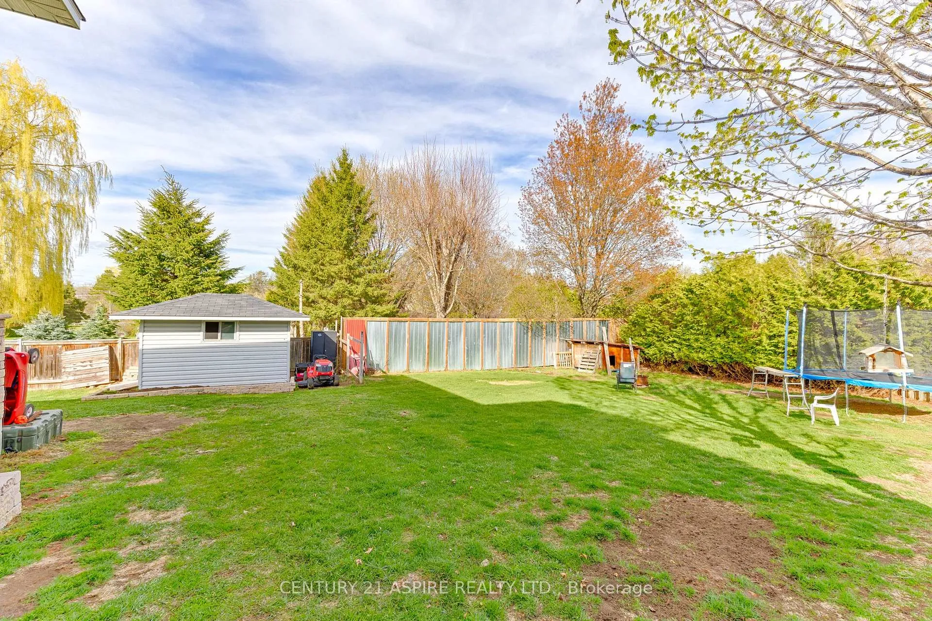 Photo 9 of 509 Roy Street E, Laurentian Valley — HOMEH