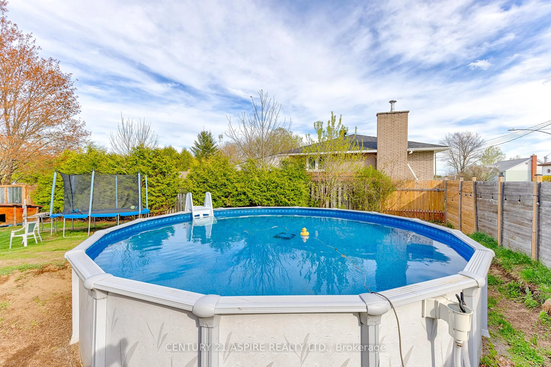 Photo 11 of 509 Roy Street E, Laurentian Valley — HOMEH