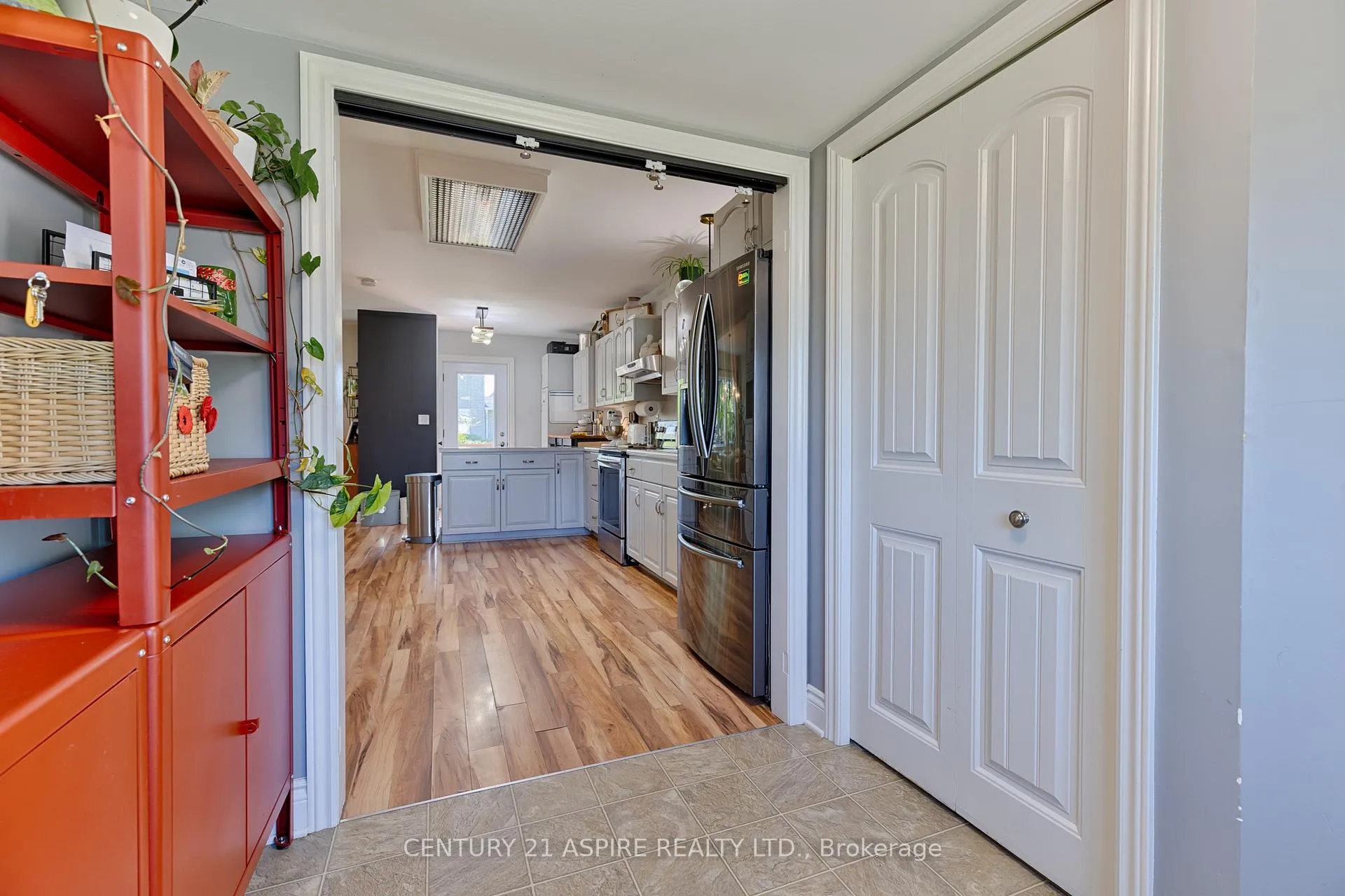 Photo 12 of 509 Roy Street E, Laurentian Valley — HOMEH