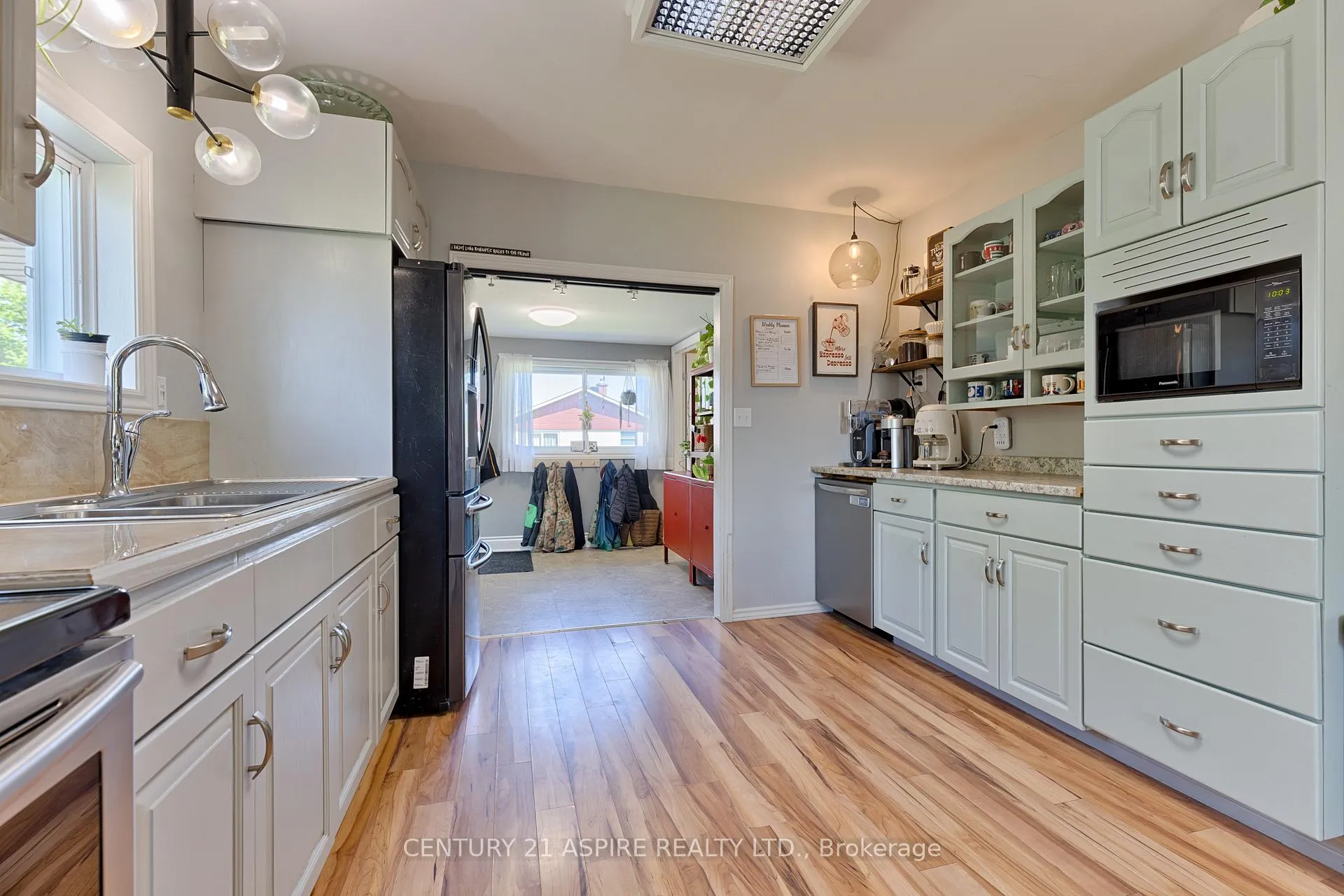 Photo 16 of 509 Roy Street E, Laurentian Valley — HOMEH