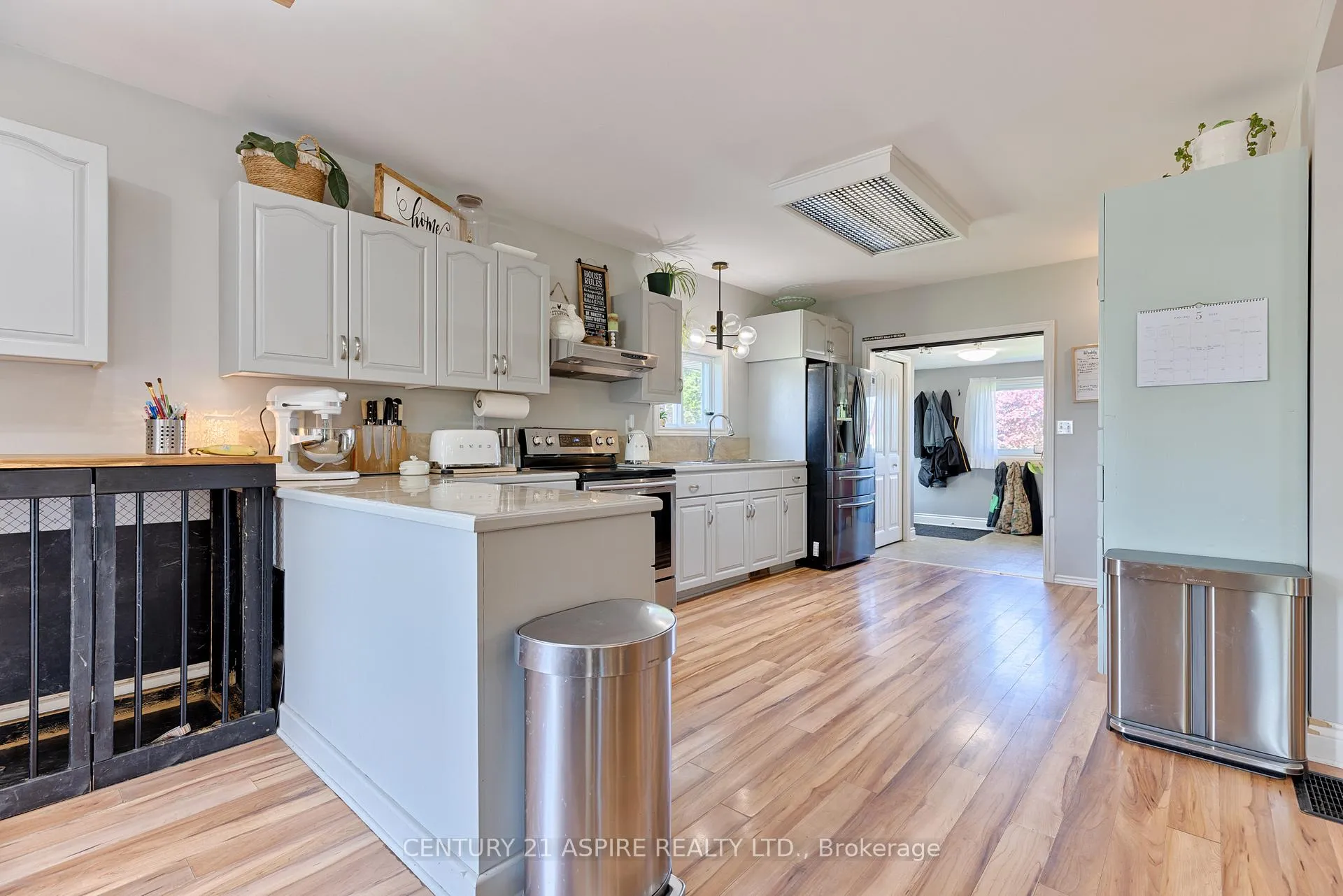 Photo 18 of 509 Roy Street E, Laurentian Valley — HOMEH