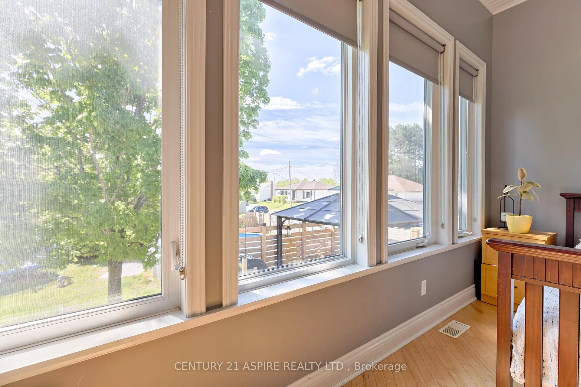 Photo 32 of 509 Roy Street E, Laurentian Valley — HOMEH