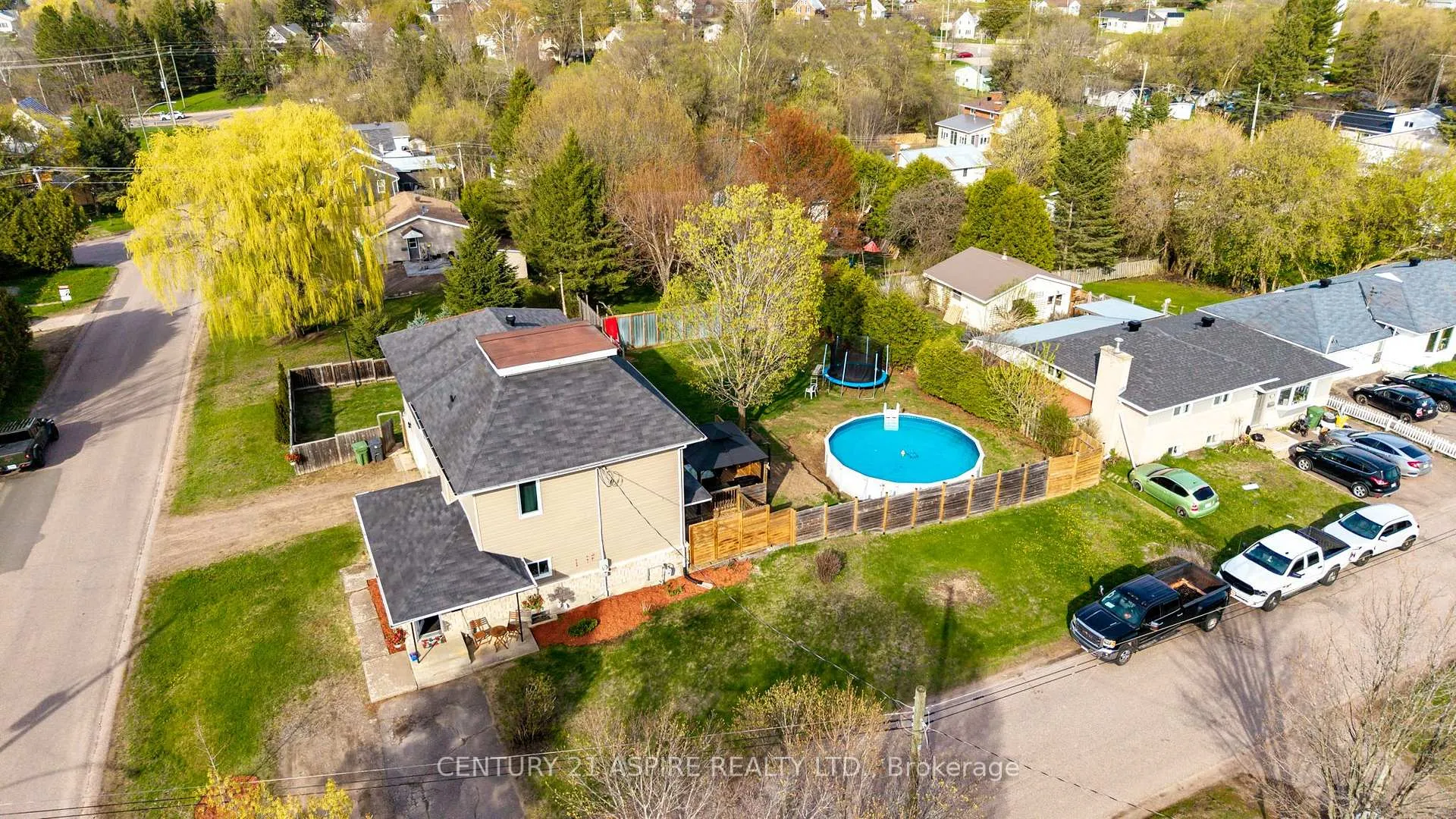 Photo 42 of 509 Roy Street E, Laurentian Valley — HOMEH