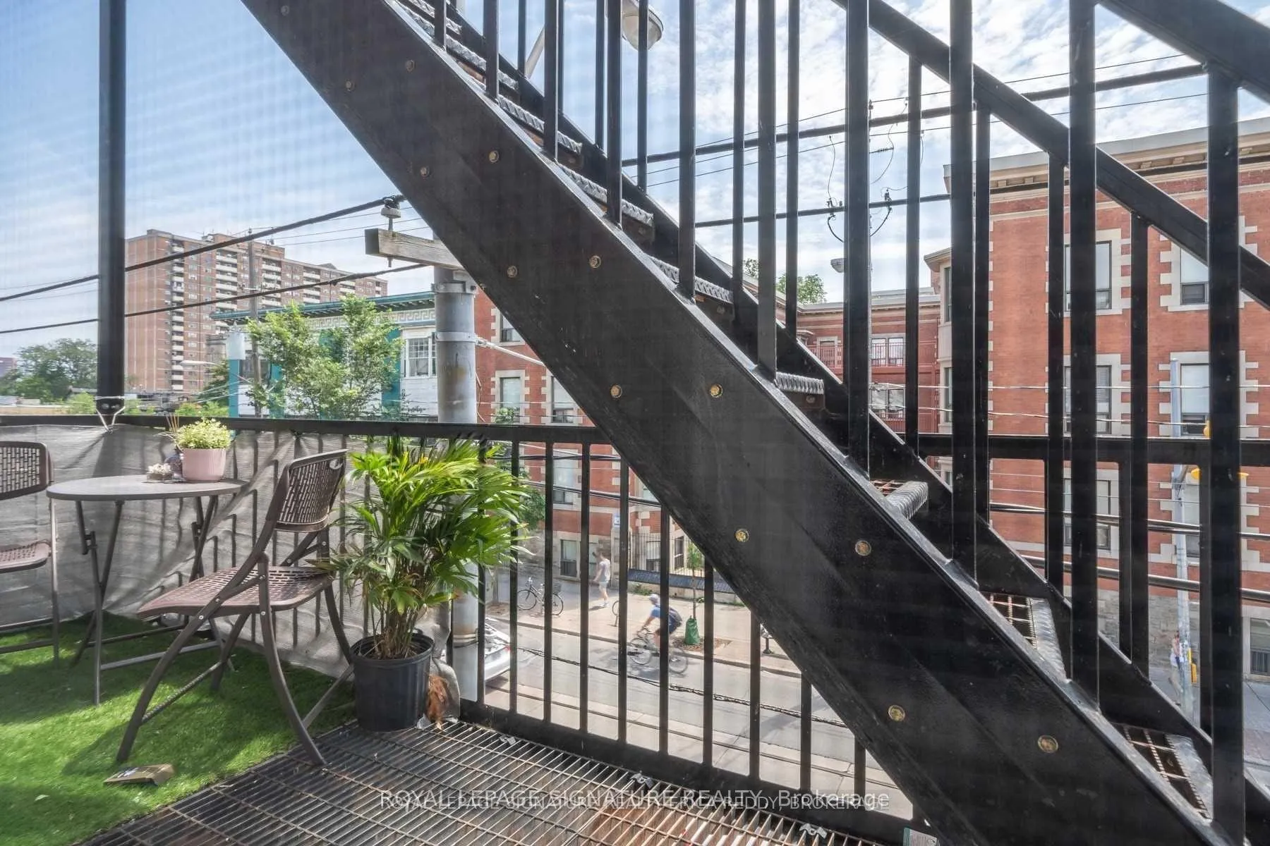 Photo 17 of Unit 2B, 1 Lansdowne Avenue, Toronto, Roncesvalles — HOMEH