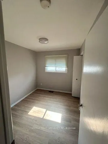 Photo 3 of Unit Bsmt, 50 Shetland Crescent, St. Catharines, E. Chester — HOMEH