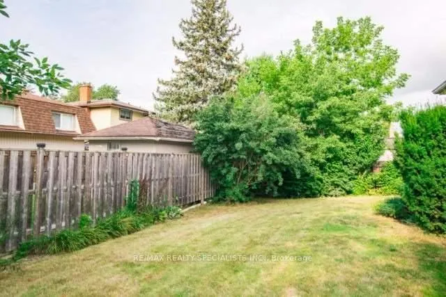 Photo 4 of Unit Bsmt, 50 Shetland Crescent, St. Catharines, E. Chester — HOMEH