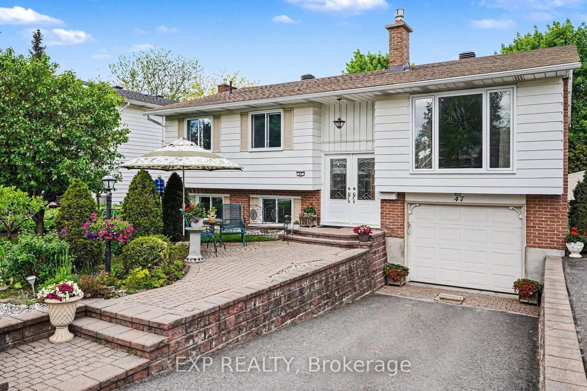 Photo 3 of 47 Langholm Crescent, Ottawa, Barrhaven - Pheasant Run — HOMEH