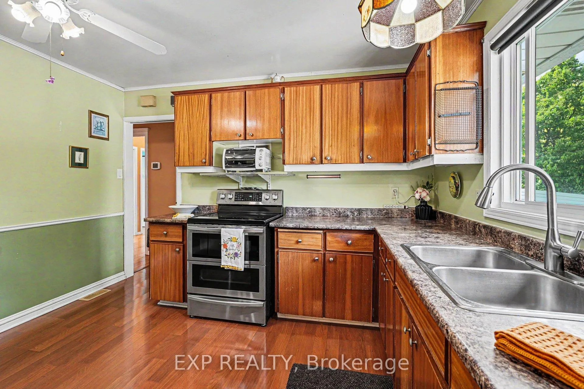 Photo 15 of 47 Langholm Crescent, Ottawa, Barrhaven - Pheasant Run — HOMEH