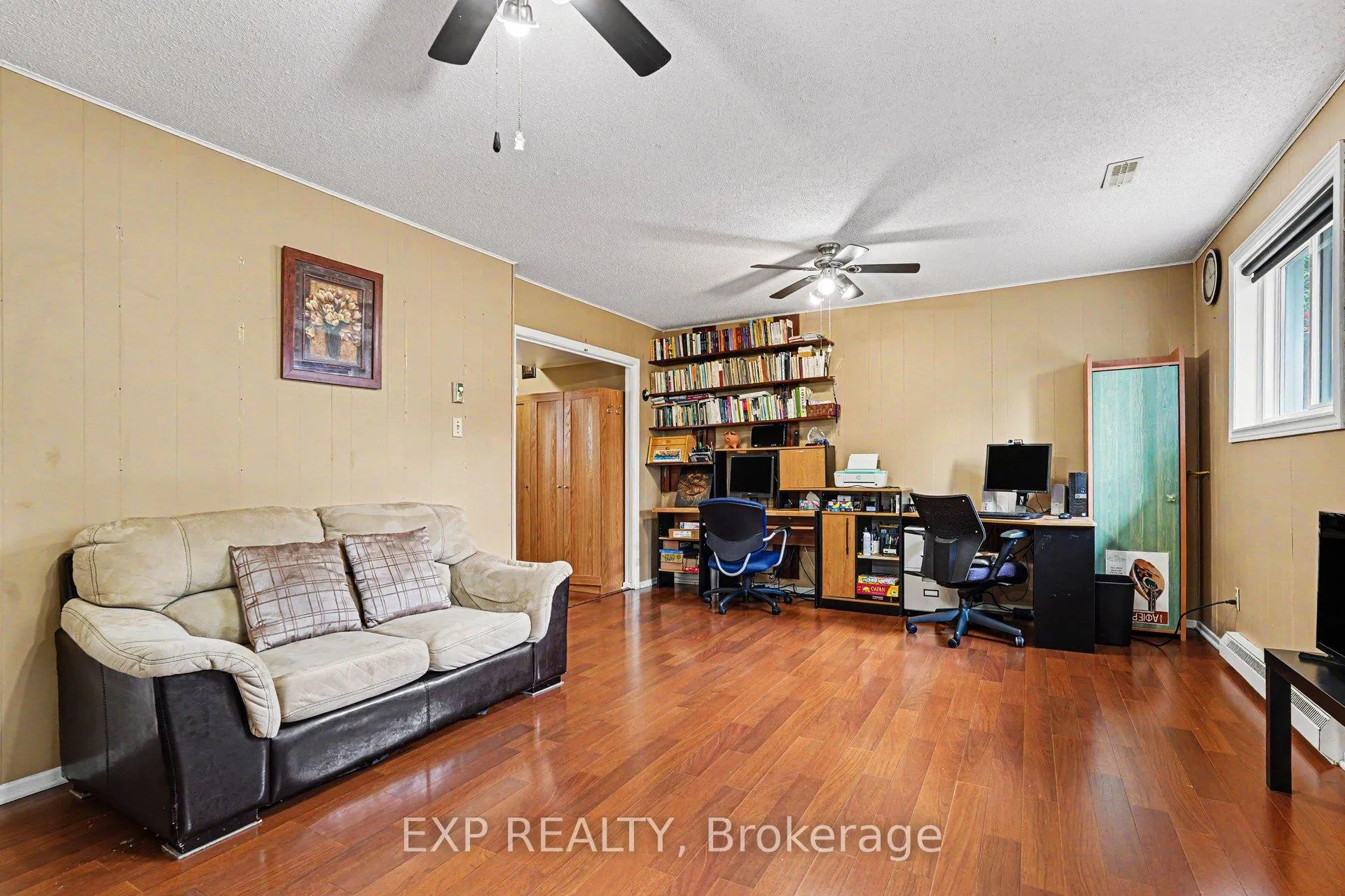 Photo 18 of 47 Langholm Crescent, Ottawa, Barrhaven - Pheasant Run — HOMEH