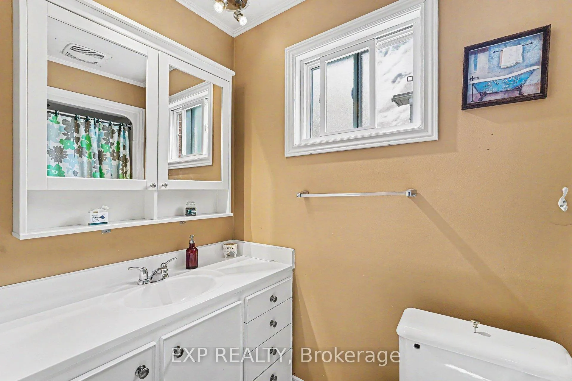 Photo 26 of 47 Langholm Crescent, Ottawa, Barrhaven - Pheasant Run — HOMEH