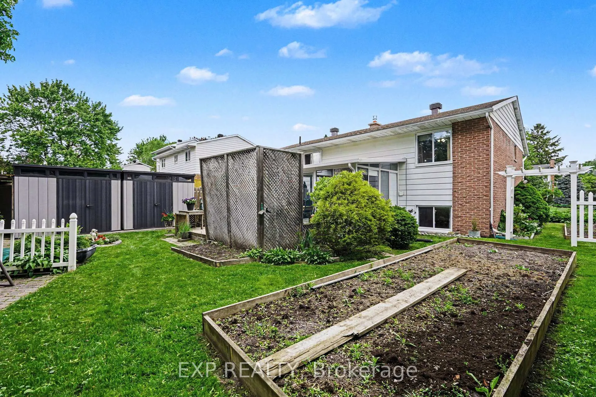 Photo 29 of 47 Langholm Crescent, Ottawa, Barrhaven - Pheasant Run — HOMEH